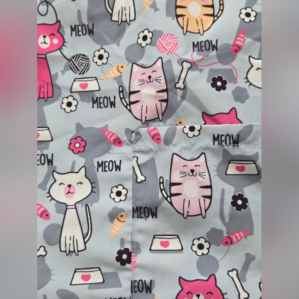 ☀️Women's XL Scrub Double Pocket Playful Cat Print V-Neck - Picture 4 of 5